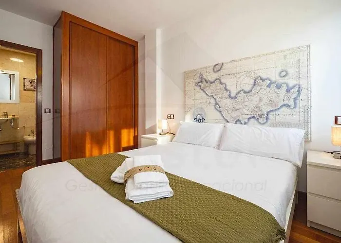 Piles Garden By Silastur 아파트 기욘